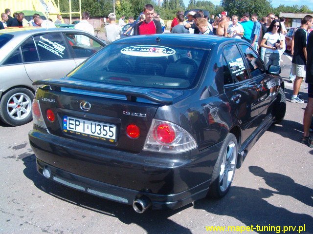lexus1.jpg