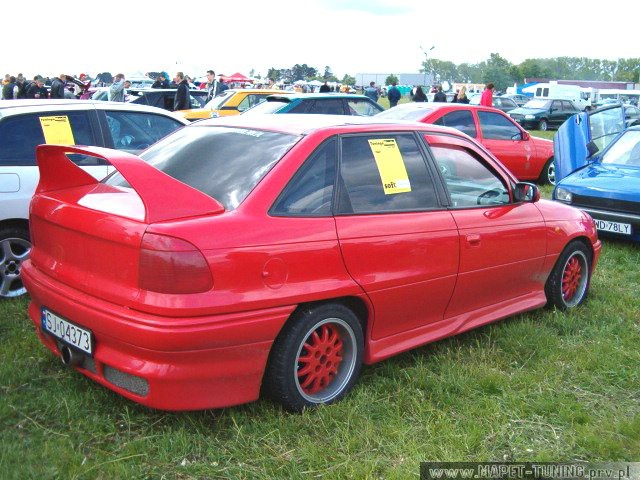astra_czerwona_1.jpg